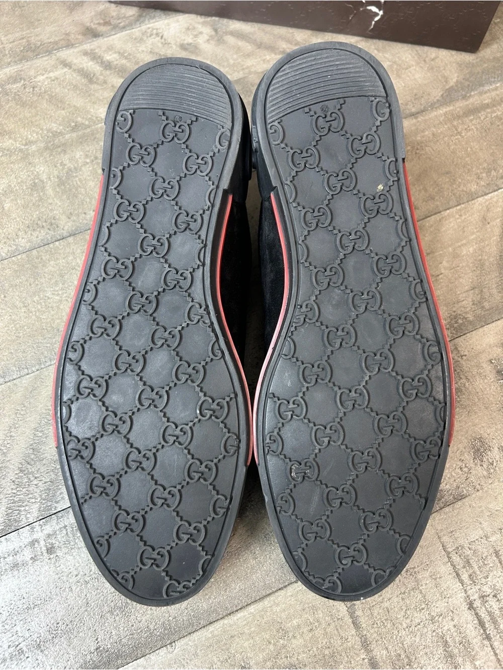 Gucci Script Logo Black Suede Low Top Sneakers Shoes Mens Size 7.5 38.5 G w/Box